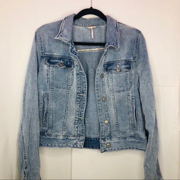 Free People Jackets & Blazers - Free people women’s denim jacket ( M )